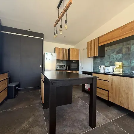 Californian * Saint-Germain-sur-Ay