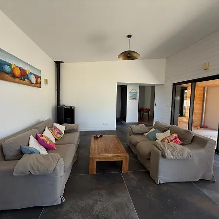 Californian Vila Saint-Germain-sur-Ay