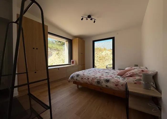 Californian Saint-Germain-sur-Ay